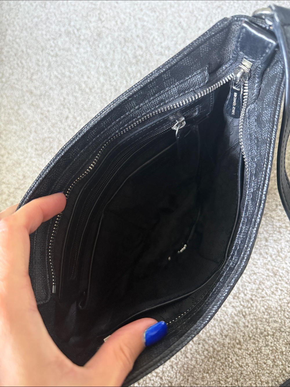 Michael Kors purse - Picture 6 of 11